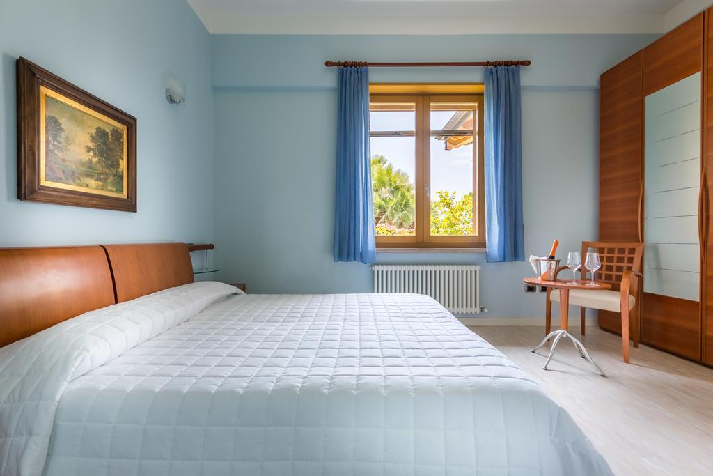 티날레 Torre Degli Ulivi B&B 외부 사진